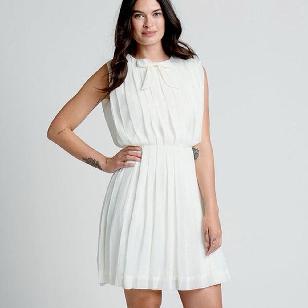ModCloth Pleat-est Things Ivory Sleeveless‎ Mini Pleated Chiffon Dress Sz 14 NWT
